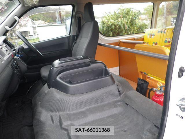 Toyota HIACE WAGON 2011-03 224567-4