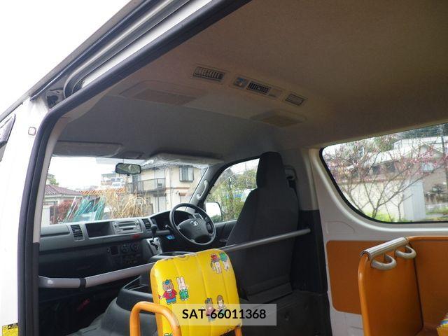 Toyota HIACE WAGON 2011-03 224567-7