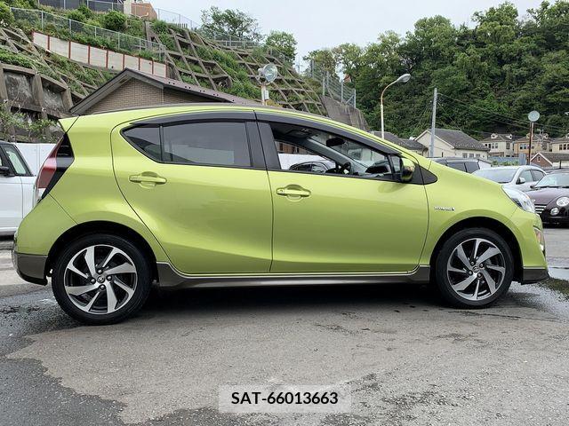 Toyota AQUA 2015-03 260167-8