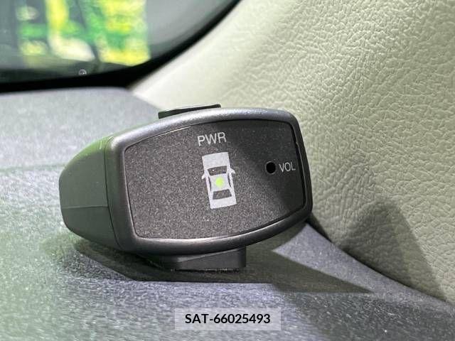 Toyota SIENTA 2016-08 373051-6