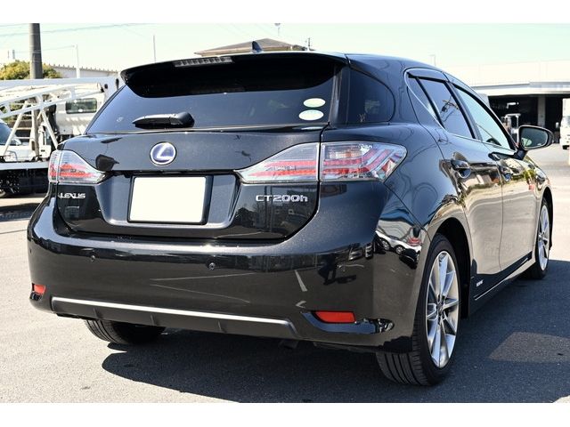 Lexus CT 2013-10 1094-4