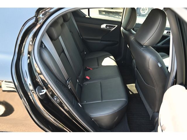 Lexus CT 2013-10 1094-12