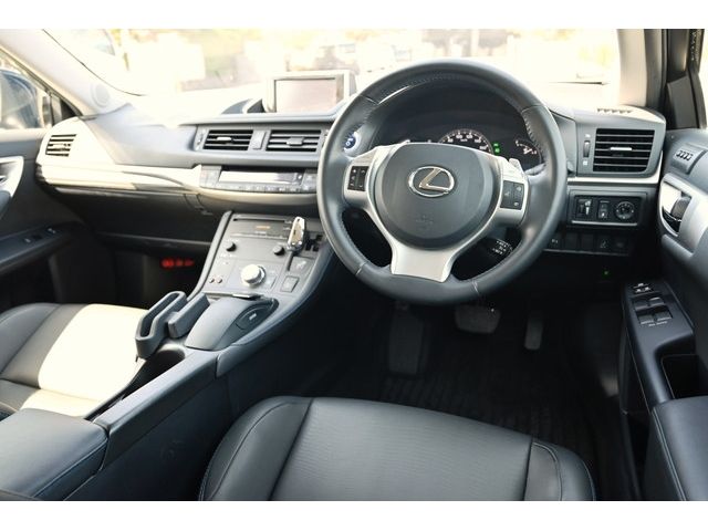 Lexus CT 2013-10 1094-1