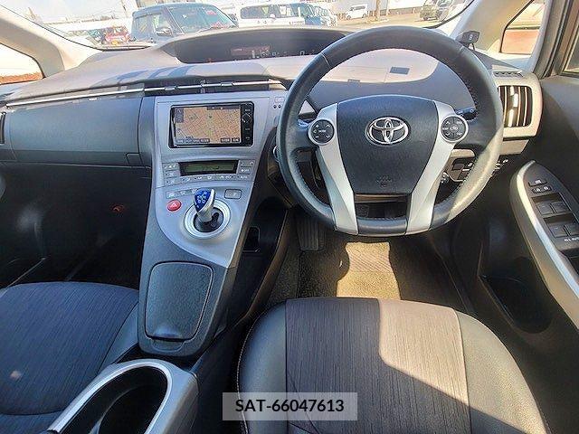 Toyota PRIUS 2014-11 232468-13