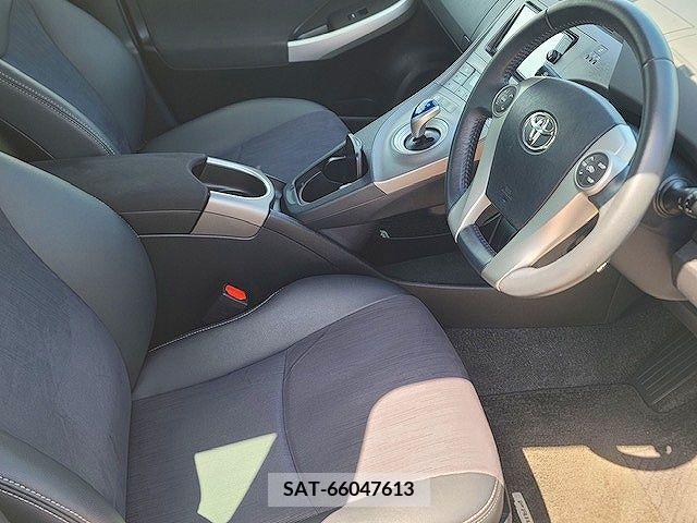 Toyota PRIUS 2014-11 232468-18