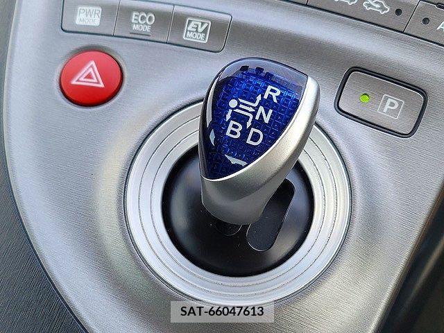 Toyota PRIUS 2014-11 232468-19