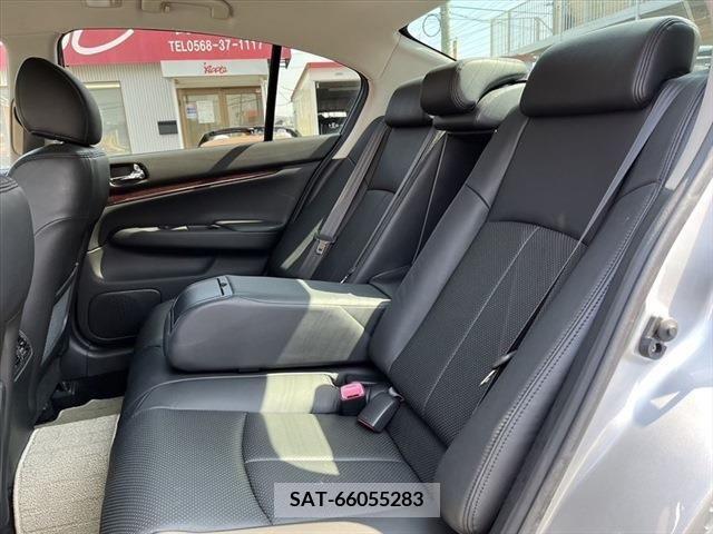 Nissan SKYLINE 2010-07 215295-22