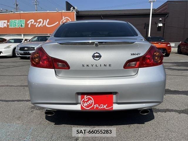 Nissan SKYLINE 2010-07 215295-5