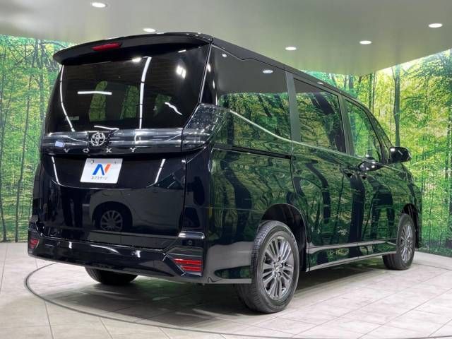 Toyota VOXY 2023-04 184336-17