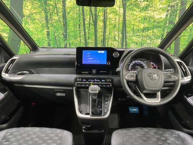 Toyota VOXY 2023-04 184336-1