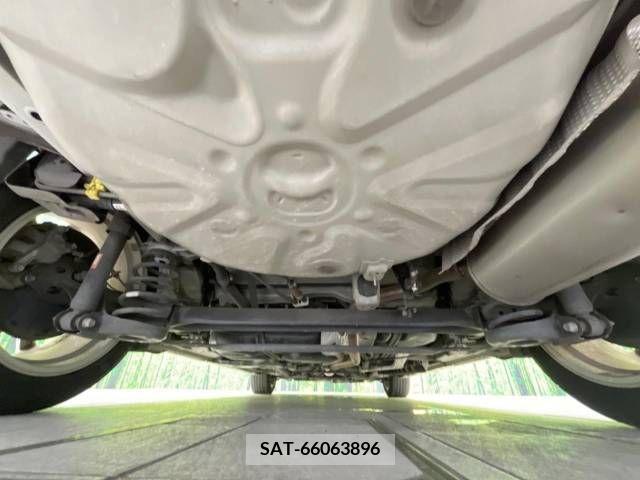 Toyota PRIUS ALPHA 2011-08 366786-19