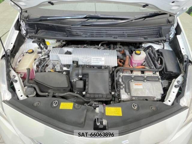 Toyota PRIUS ALPHA 2011-08 366786-18