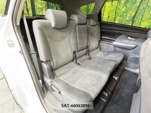 Toyota PRIUS ALPHA 2011-08 366786-9