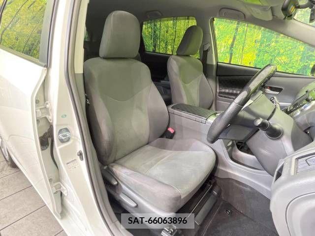 Toyota PRIUS ALPHA 2011-08 366786-8