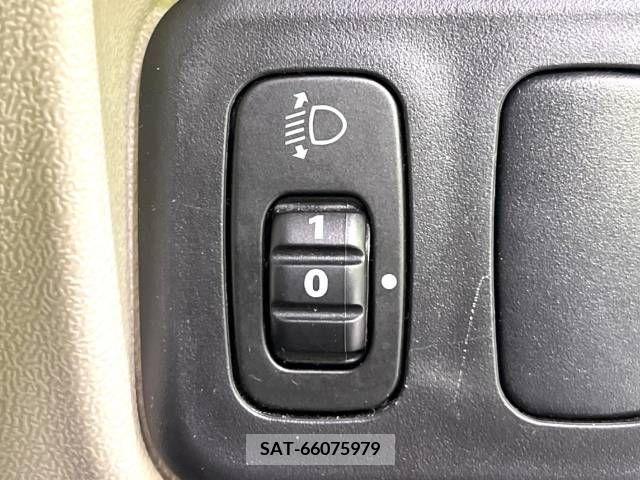 Mitsubishi COLT 2010-04 381122-6
