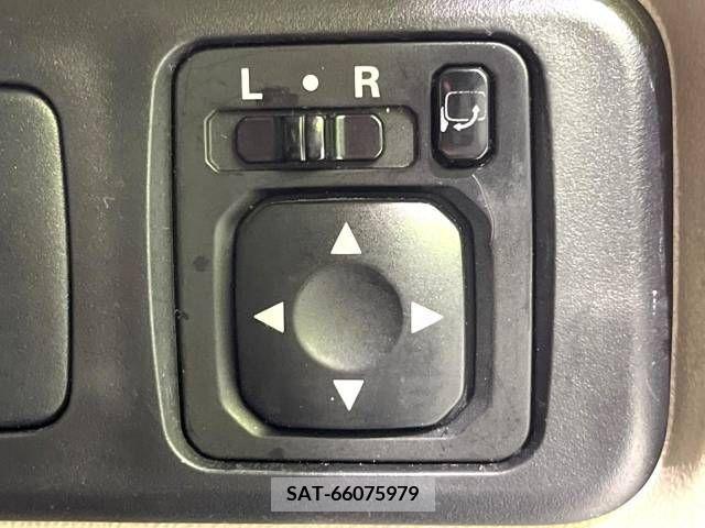 Mitsubishi COLT 2010-04 381122-5