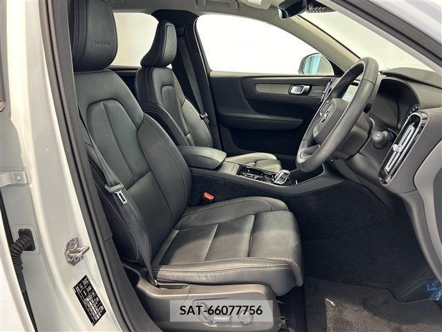 Volvo XC40 2019-02 320614-14