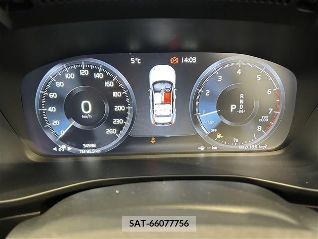 Volvo XC40 2019-02 320614-18