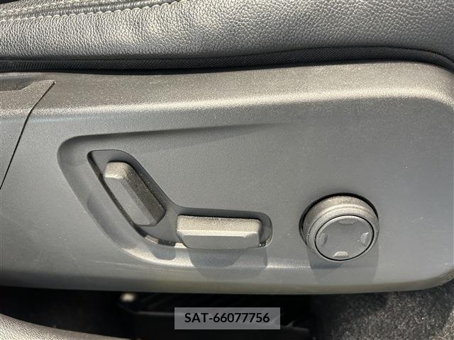 Volvo XC40 2019-02 320614-17