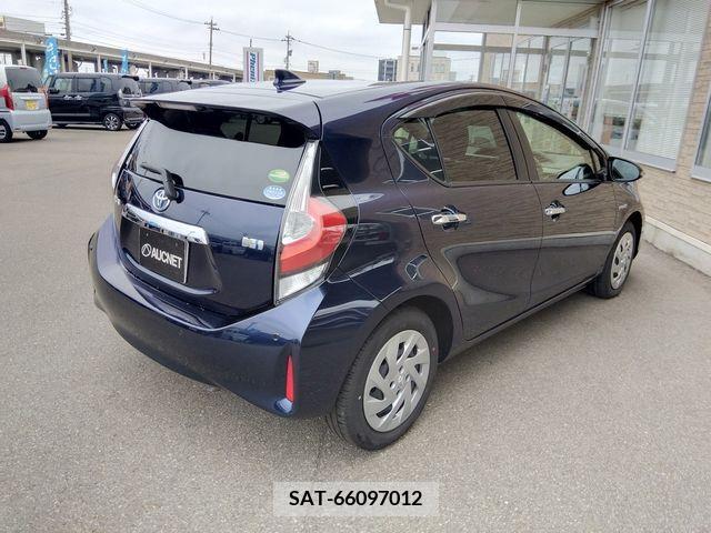 Toyota AQUA 2018-04 260501-1