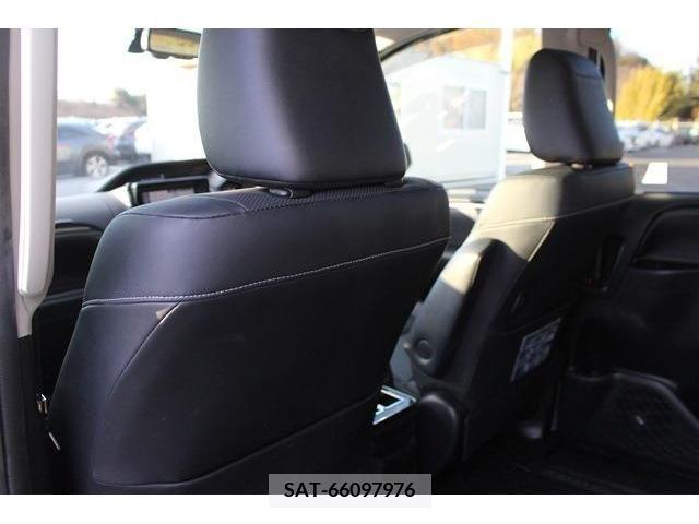 Toyota ESQUIRE 2015-03 215334-15