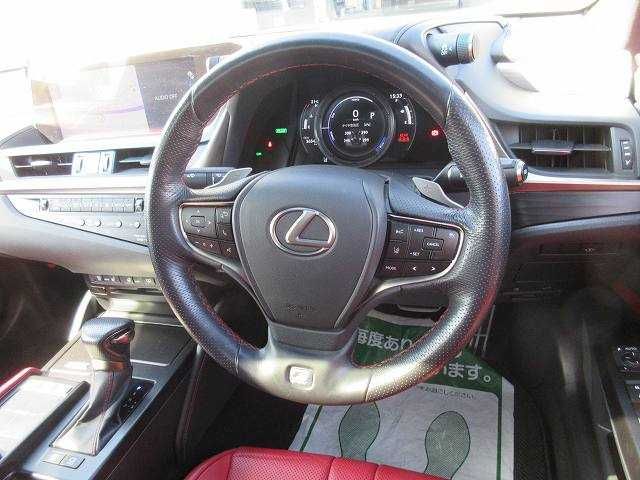 Lexus ES 2018-12 5944-3