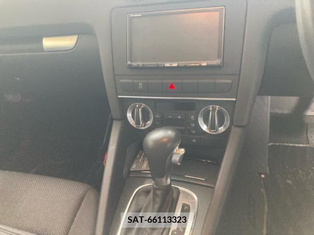 Audi A3 2010-06 389420-15