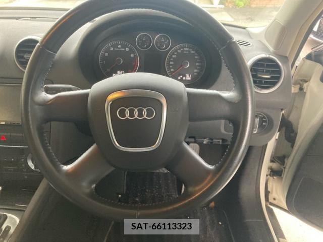 Audi A3 2010-06 389420-11