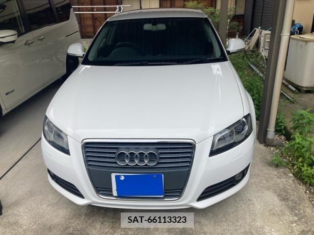 Audi A3 2010-06 389420-1