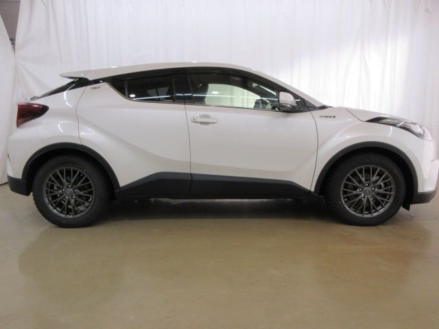 Toyota C-HR 2019-01 19301-3