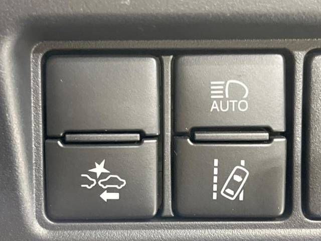 Toyota VOXY 2018-09 192808-3