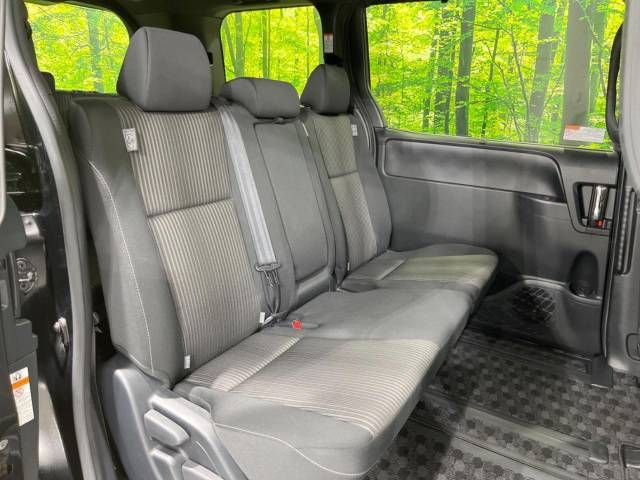 Toyota VOXY 2018-09 192808-9
