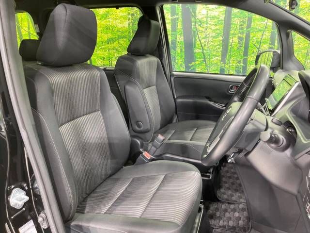 Toyota VOXY 2018-09 192808-8