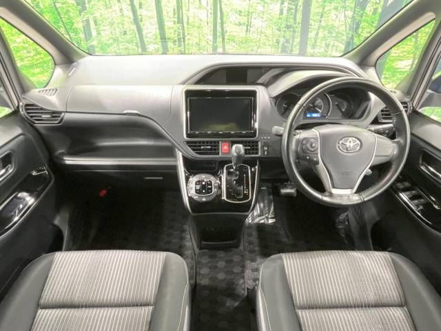 Toyota VOXY 2018-09 192808-1