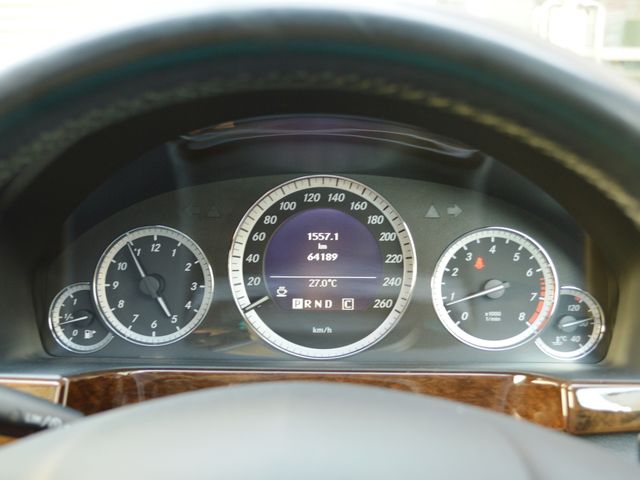 Mercedes Benz E-CLASS 2010-05 22521-12
