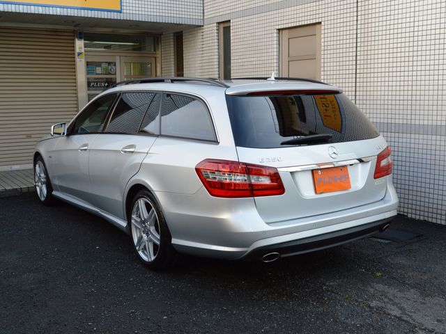 Mercedes Benz E-CLASS 2010-05 22521-7