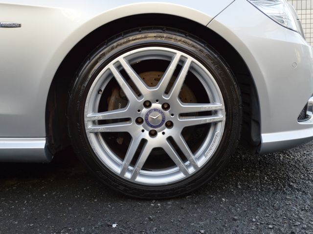 Mercedes Benz E-CLASS 2010-05 22521-21