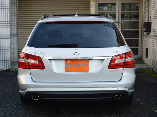 Mercedes Benz E-CLASS 2010-05 22521-3
