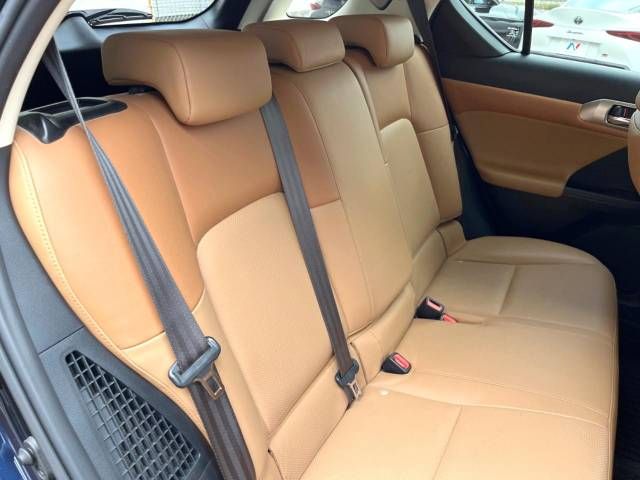 Lexus CT 2017-10 25247-9