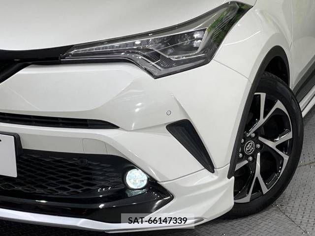 Toyota C-HR 2017-03 357859-12