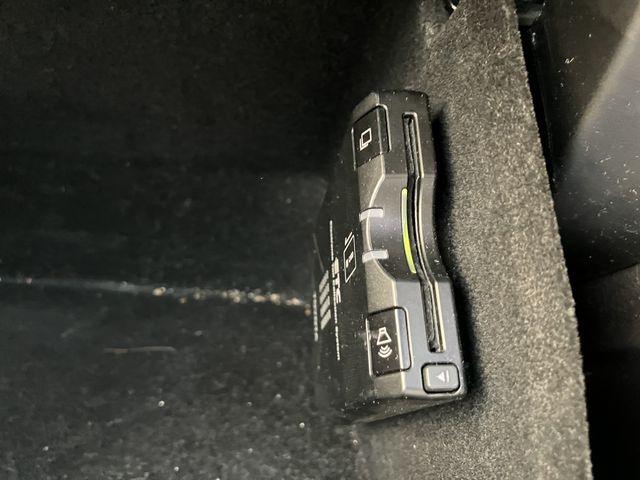 Toyota HARRIER 2011-02 11275-20