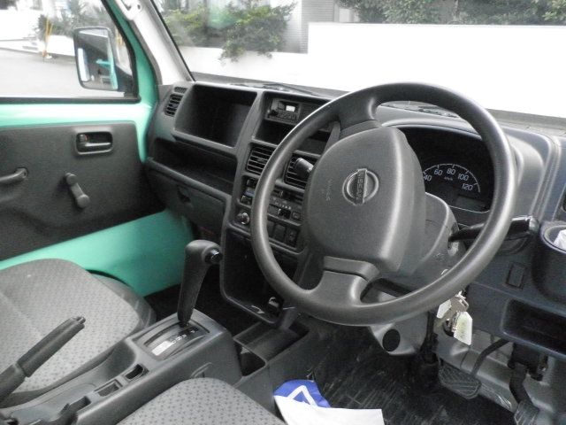 Nissan CLIPPER 2017-11 11066-13