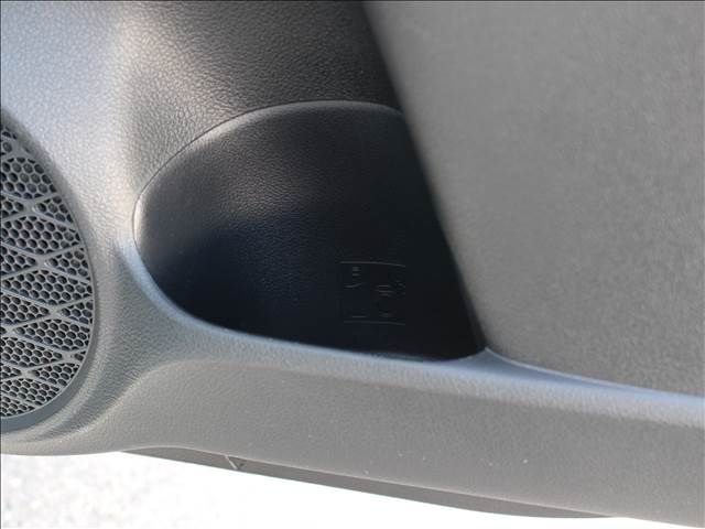 Toyota PRIUS 2019-06 18035-18