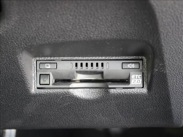 Toyota PRIUS 2019-06 18035-8