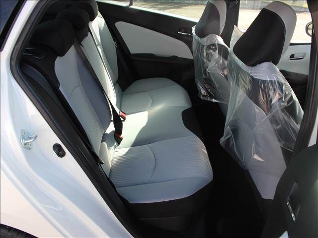 Toyota PRIUS 2019-06 18035-4