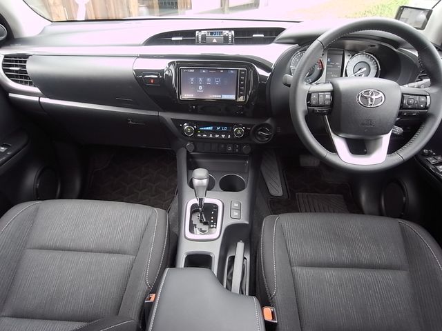 Toyota HILUX 2021-02 10328-2