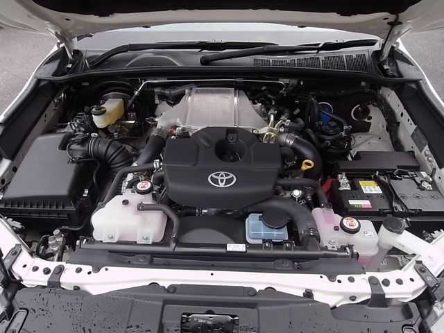 Toyota HILUX 2021-02 10328-24