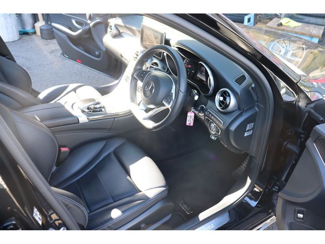 Mercedes Benz C-CLASS 2018-01 15540-2