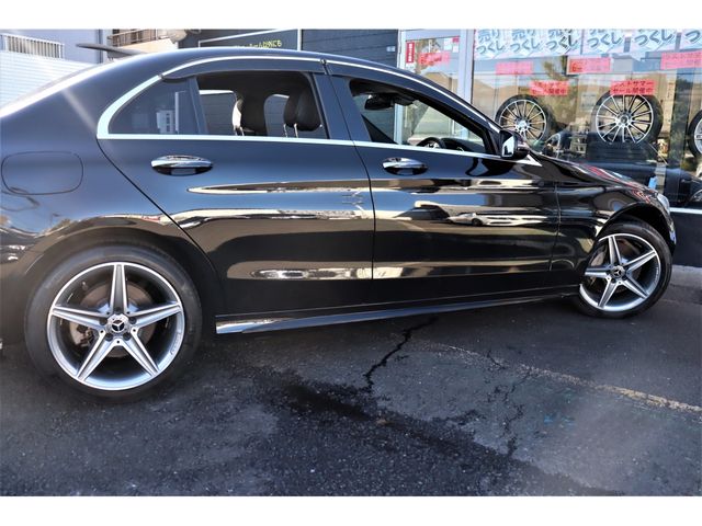 Mercedes Benz C-CLASS 2018-01 15540-21