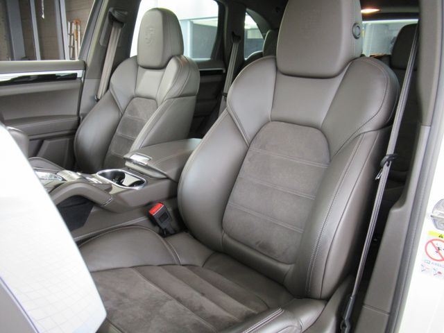 Porsche CAYENNE 2017-02 183144-5